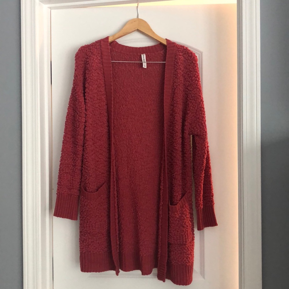 Super soft cardigan, size small. Worn once